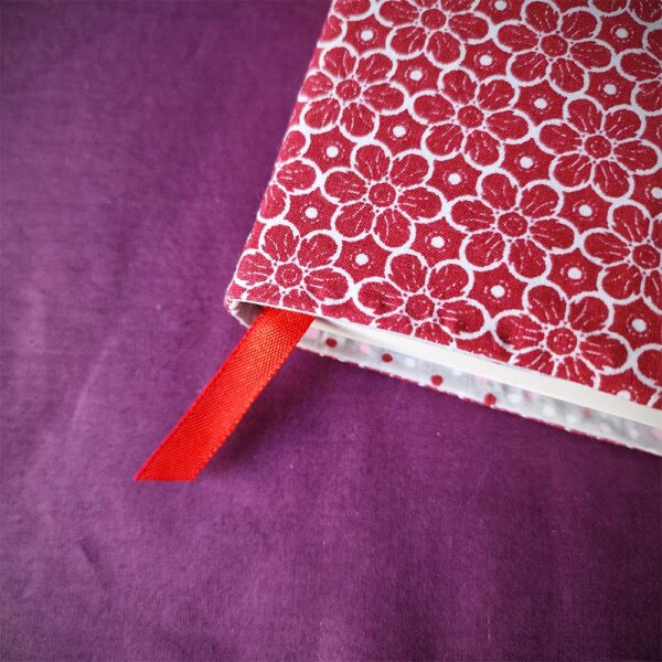 Couvre livre Broché Red Flower détail