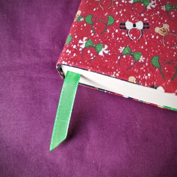 Couvre livre Broché Xmas Ears détail
