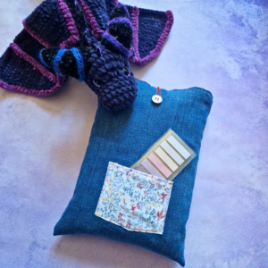 Pochette à livre upcyclée – Jardin Secret
